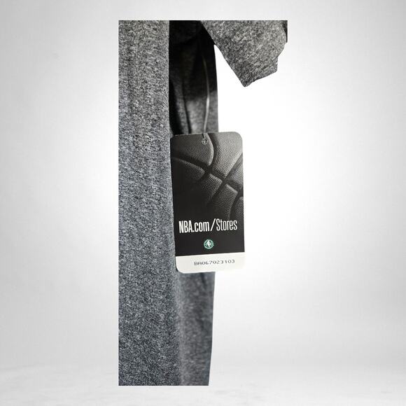 LA Lakers Large Basketball T-Shirt Short Sleeve Gray Crew Neck NWT - Picture 7 of 9